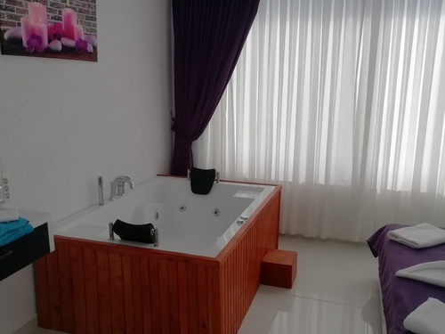  gece  -  Kasım
  | Kalkan İslamlar’da Doğa İçinde Muhafazakar Balayı Villası – Özel Havuzlu, Jakuzili